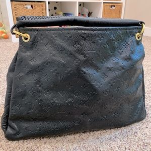 ⭐️🔥 Louis Vuitton artsy tote🔥🌟